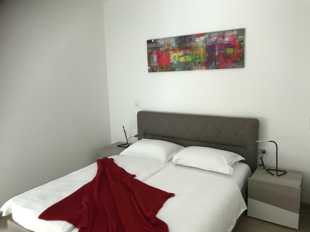 Blue Water Apartment Zrnovo エクステリア 写真