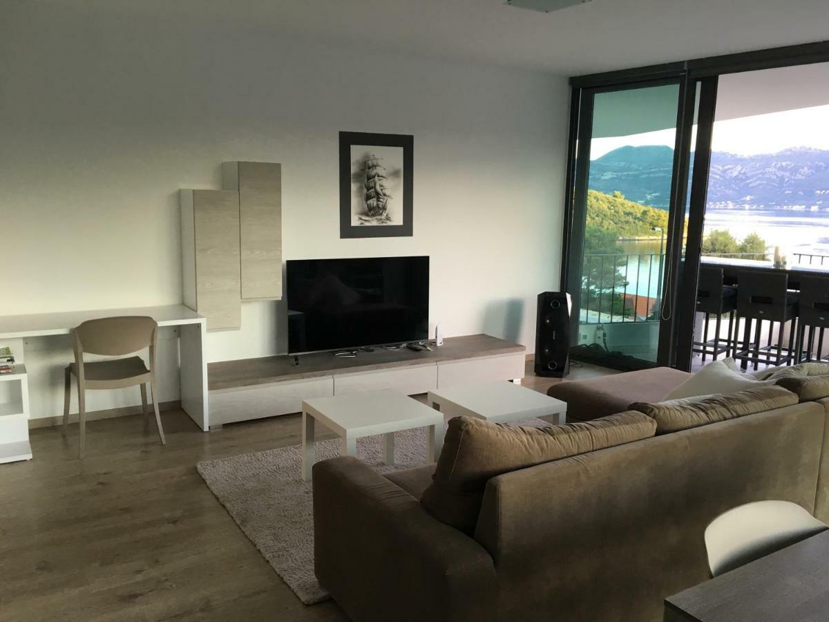 Blue Water Apartment Zrnovo エクステリア 写真